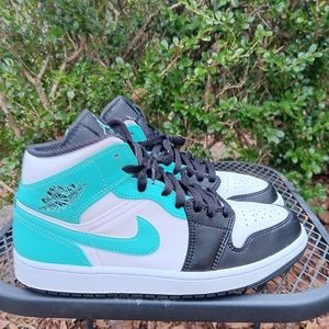 Jordan 1 Tropical Twist size 9